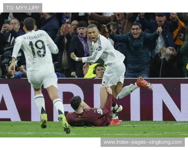 姆巴佩门前精准倒地铲射